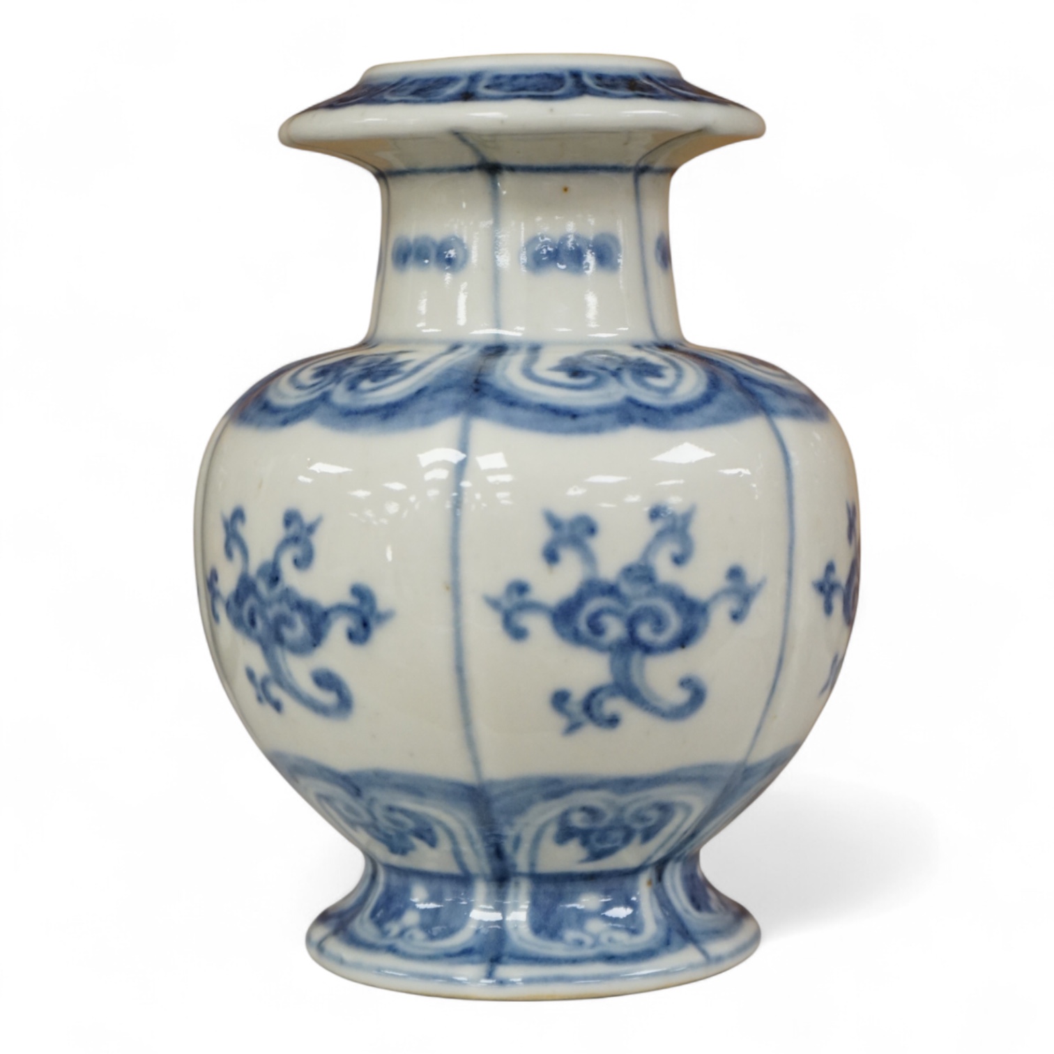 A Chinese blue and white pomegranate shaped vase, 18cm high